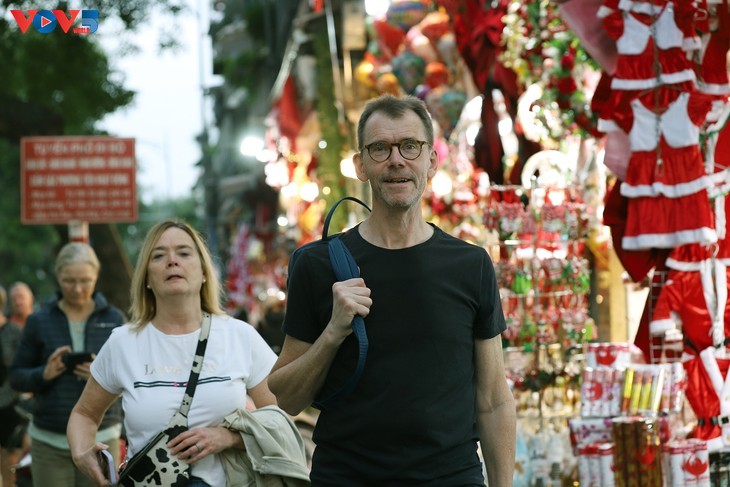 Musim Natal yang Meriah di Kota Hanoi - ảnh 12