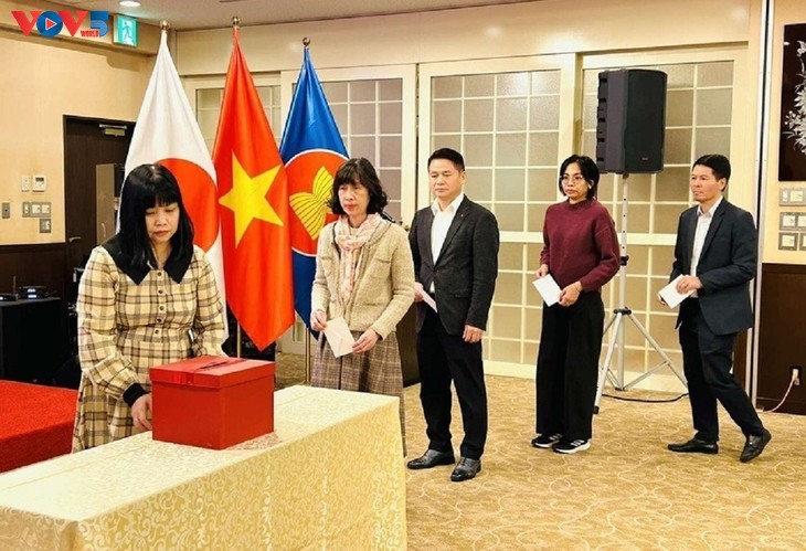 加快灾后重建工作，帮助民众在春节之前恢复正常生活 - ảnh 15