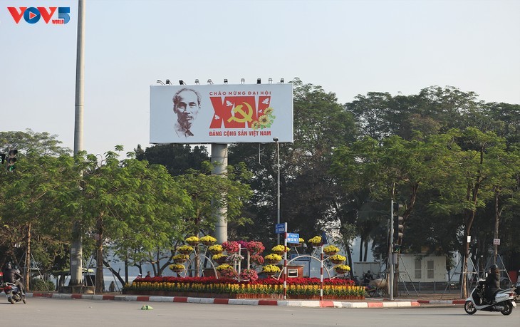 首都河内张灯结彩，喜迎越共十四大 - ảnh 8