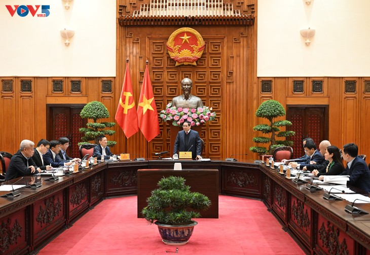 保持宏观经济稳定，控制通货膨胀，确保重大平衡 - ảnh 2