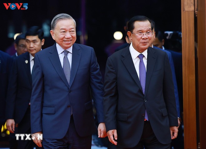 苏林对老挝和柬埔寨的国事访问，进一步深化越南与两国睦邻友好关系 - ảnh 2