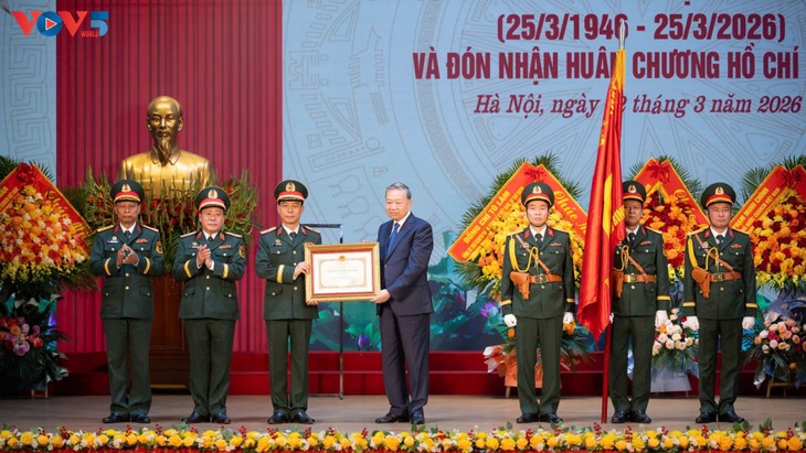 苏林向工兵兵种授予胡志明勋章 - ảnh 1