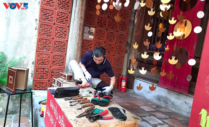 “Legend of Footsteps” program features Uncle Ho's rubber sandals - ảnh 2