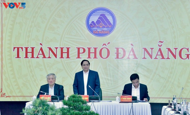 Pham Minh Chinh travaille avec la permanence du Comité du Parti de Dà Nang - ảnh 2