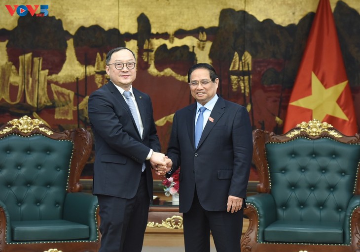 PM Vietnam, Pham Minh Chinh meminta Grup PowerChina supaya Bantu Vietnam Kembangkan Industri Perkeretaapian - ảnh 1