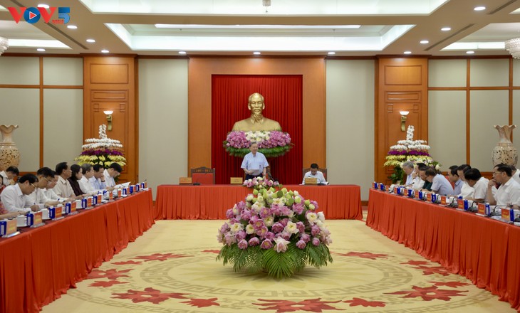 Dokumen Partai Harus Sungguh-Sungguh Menjadi “Obor yang  Menerangi Jalan”, Merupakan Pedoman Aksi dalam Seluruh Sistem Politik - ảnh 1