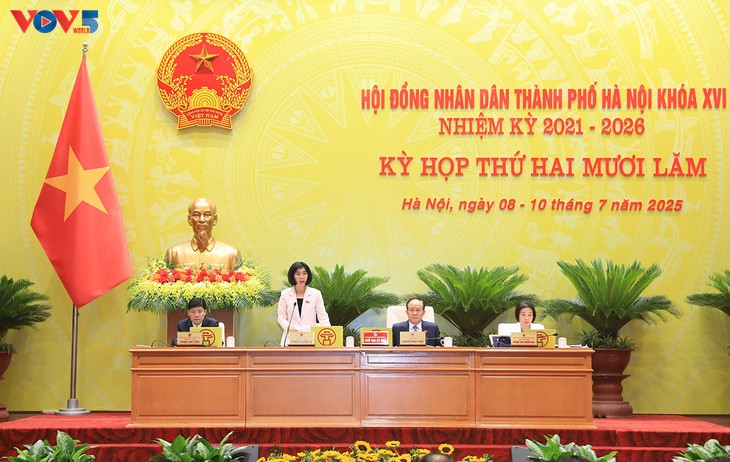 ຮ່າ​ໂນ້ຍ ຮັບ​ຮອງ​ເອົາ​ບັນ​ດາ​ມະ​ຕິ​ວ່າ​ດ້ວຍ​ພື້ນ​ຖານ​ໂຄ​ງ​ລ່າງ, ວັດ​ທະ​ນະ​ທຳ ແລະ ປົກ​ປັກ​ຮັກ​ສາ​ສິ່ງ​ແວດ​ລ້ອມ​ນະ​ຄອນຫຼວງ - ảnh 2