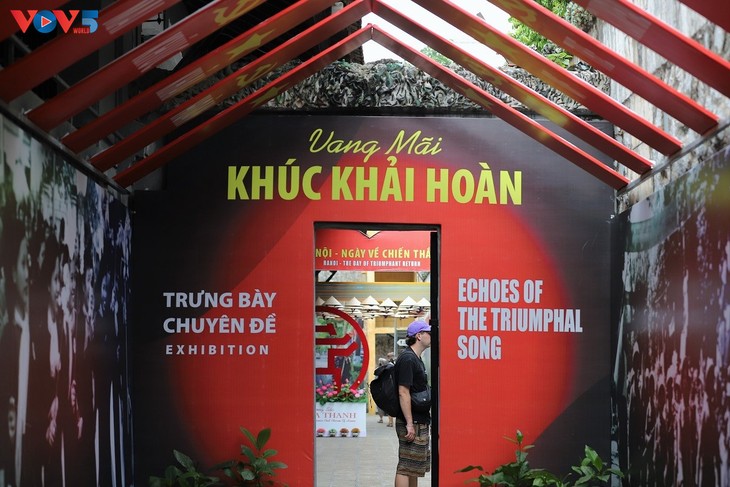 “ເພງ​ສະຫຼອງ​ໄຊ​ດັງ​ກ້ອງ​ກັງວານ​ຕະຫຼອດ​ການ” ນຳ​ຜູ້​ຊົມ​ຫວນ​ຄືນ​ບັນ​ດາ​ຈຸດ​ເວ​ລ​າ​ທີ່​ຕື້ນ​ຕັນ​ໃຈ - ảnh 1