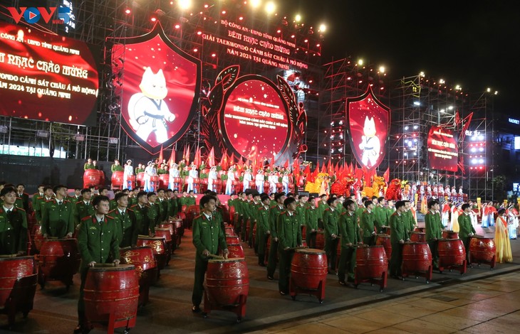 アジア警察オープンテコンドー選手権大会を祝う芸術イベント - ảnh 1