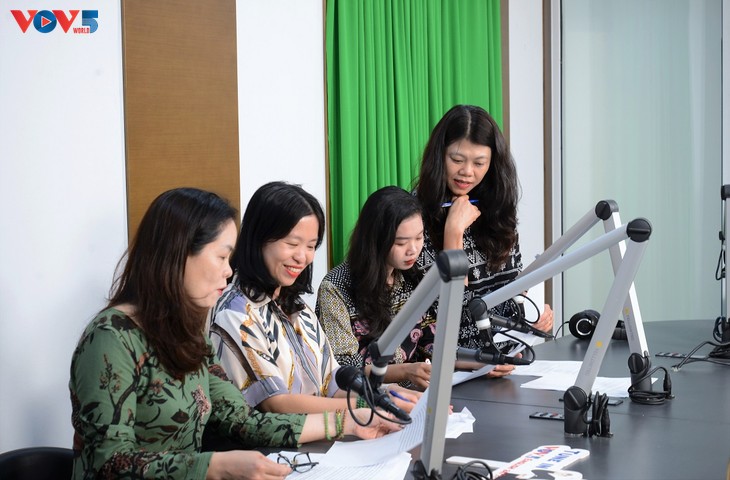 国家統一50周年記念日を迎える対外向け放送部 - ảnh 3