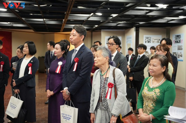 福岡県で、「ホー・チ・ミン主席、時代の象徴」展示会 開催 - ảnh 1