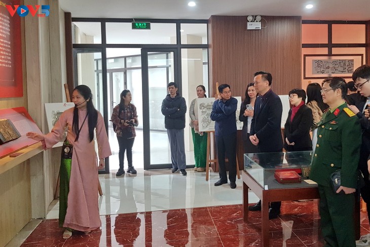 Exhibition highlights Vietnam’s world documentary heritages - ảnh 1