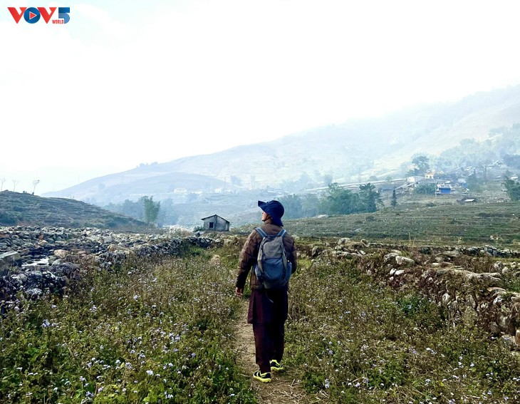 Thrilling trail on mountain range to Ta Van village - ảnh 6