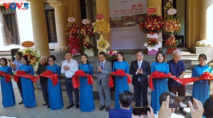 Fine art exhibition featuring Hanoi opens  - ảnh 1