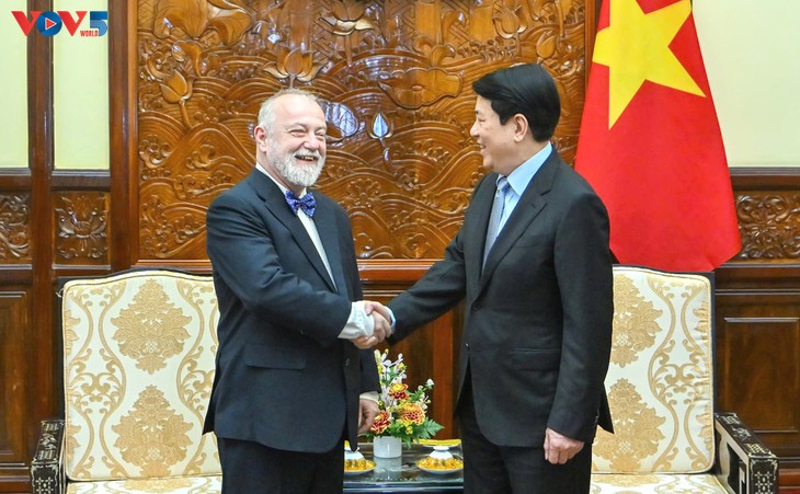 State President receives outgoing Czech Ambassador - ảnh 1