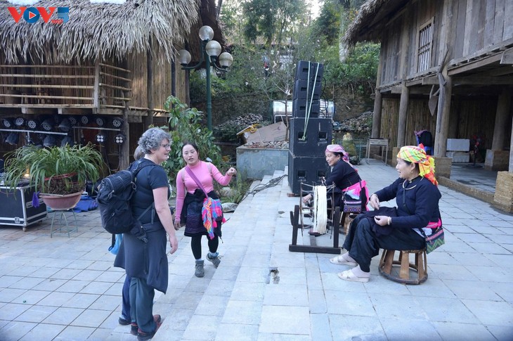 Sa Pa turns heritage into the lifeblood of a mountain town - ảnh 4