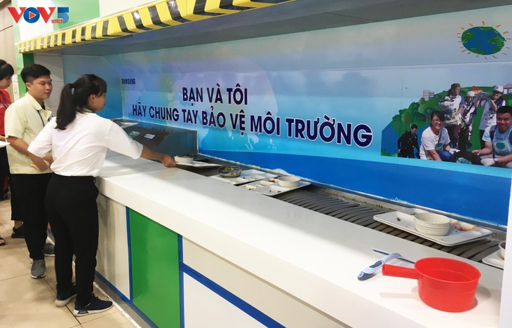 Repas du midi chez Samsung Bac Ninh - ảnh 8