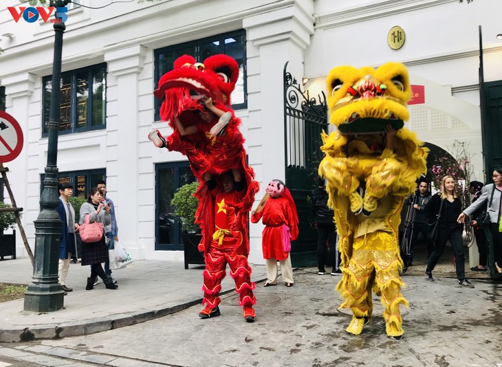 Un marché du Têt reconstitué au Sofitel Legend Métropole Hanoi - ảnh 1