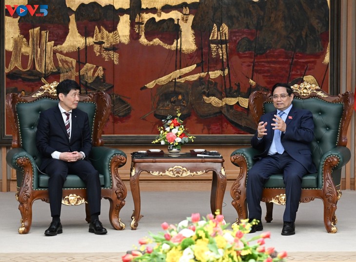 チン首相、群馬県の山本一太知事と会見 - ảnh 1