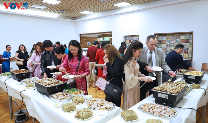 オーストリア在住ベトナム人コミュニティ ひと足早いテトを祝う - ảnh 2