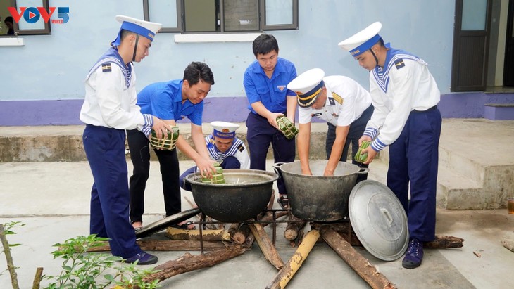 ベトナム南西海域で軍と住民が迎えるテト - ảnh 1
