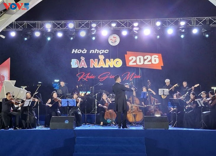 ダナン市解放５１周年 野外コンサートで祝う - ảnh 1