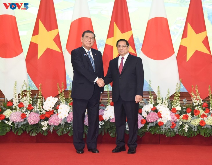 范明政主持仪式​欢迎日本首相石破茂夫妇对越南进行正式访问 - ảnh 1