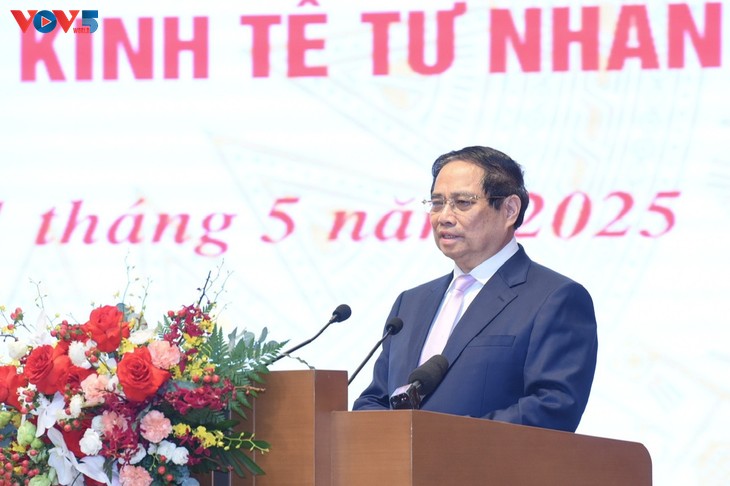 总理：每个人都做出贡献，每个家庭都做出贡献，帮助国家快速、可持续发展 - ảnh 1