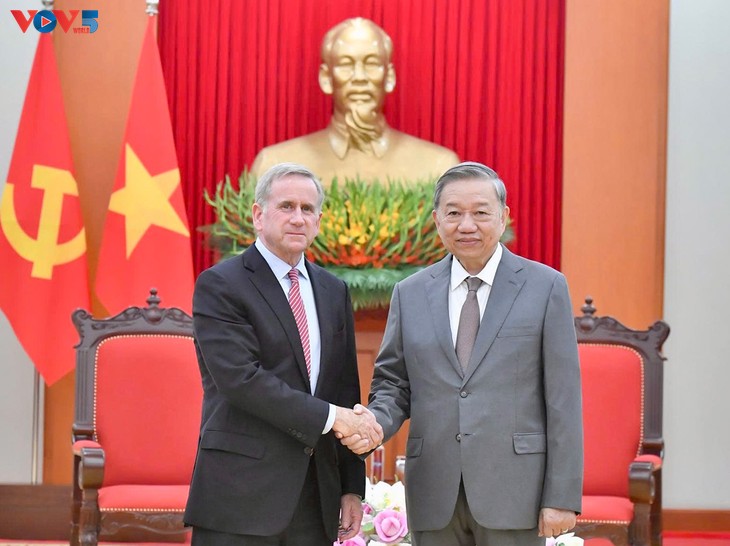 苏林会见高通集团全球治理主席 - ảnh 1