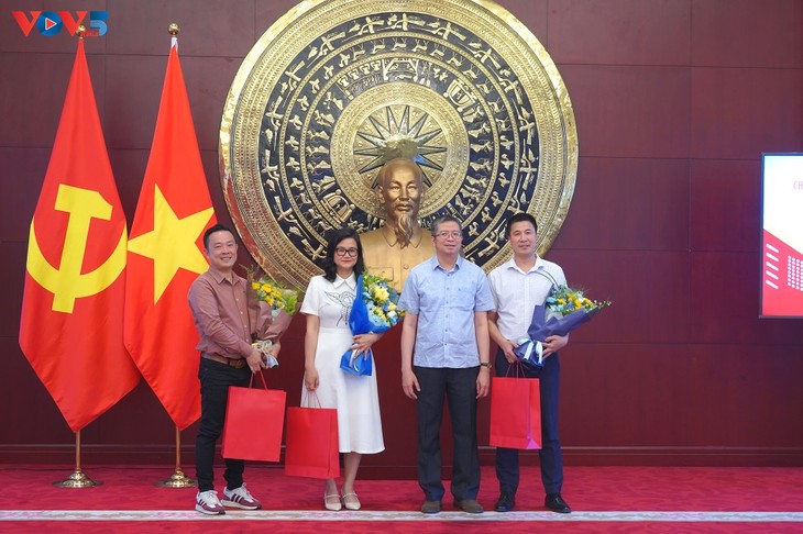 庆祝越南革命新闻日100周年活动在国外举行 - ảnh 1