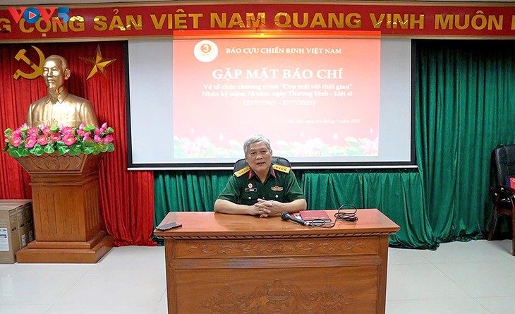 “永远与时间同在”艺术交流活动举行  向英雄、烈士和伤残军人致敬 - ảnh 1