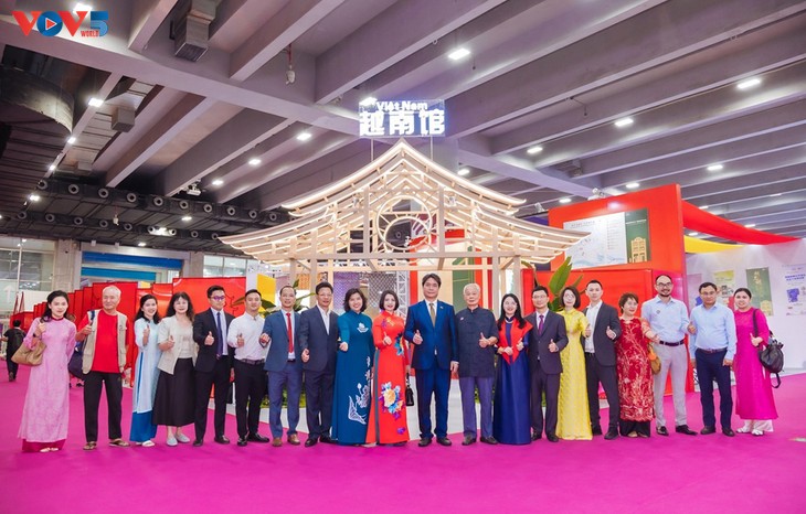 “越南之家”中国广东国际书展的亮点 - ảnh 1