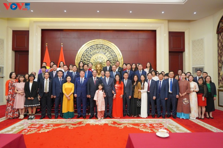 侨胞是促进越中关系发展的