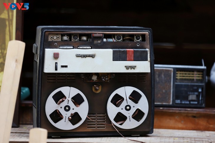 咖啡馆装饰金星红旗，庆祝越南国庆80周年 - ảnh 9