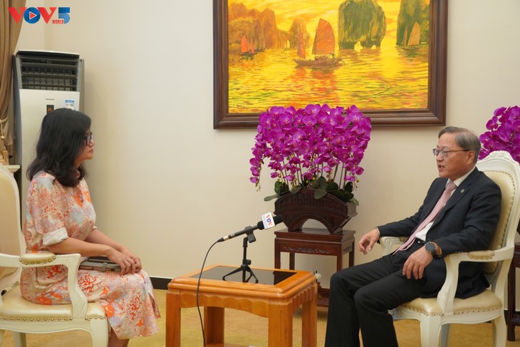 中国学者高度评价越南的发展成就   - ảnh 1