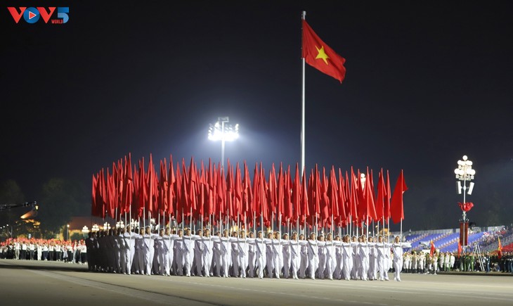 巴亭广场—民族自豪感的象征 - ảnh 3