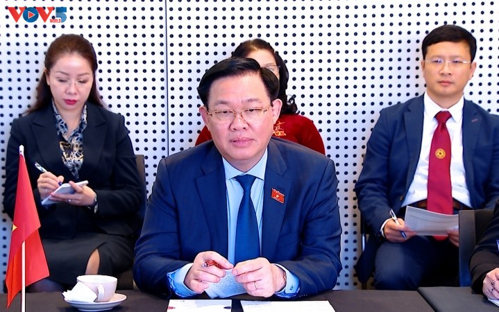 Parlamentspräsident Vuong Dinh Hue trifft Vizekanzler und Präsident der RMIT University - ảnh 1