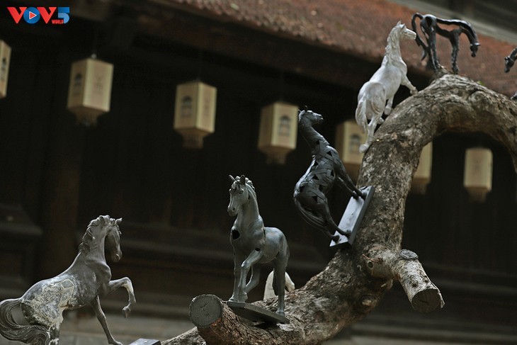 Kunstausstellung „Pferde in der Stadt“  - ảnh 4