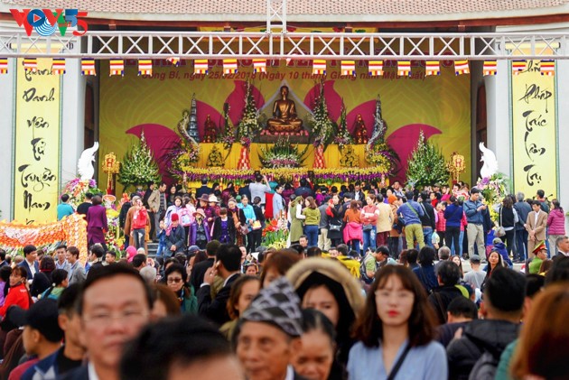 Selar Raja Buddhis Tran Nhan Tong di gunung suci Yen Tu - ảnh 19