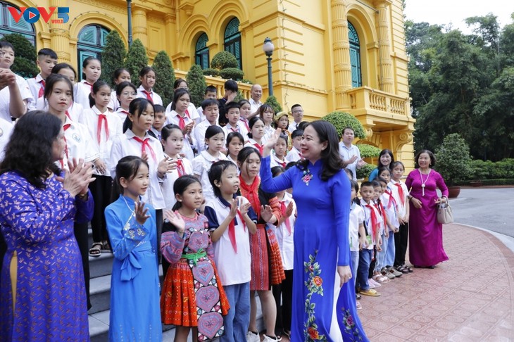 Membantu Anak-Anak Yatim Piatu, Difabel dan Yang Menjumpai Kesulitan Berkembang Secara Komprehensif - ảnh 1