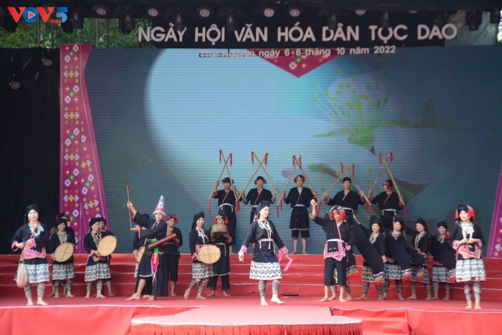 Melestarikan corak budaya etnis minoritas Dao dari kegiatan kesenian dukuh - ảnh 1