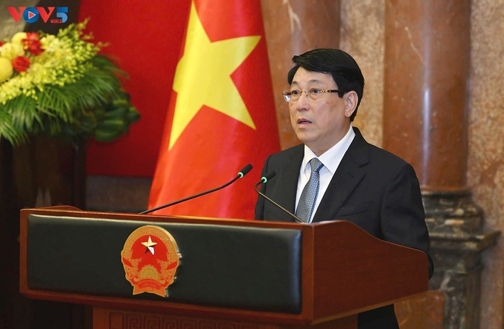 Presiden Vietnam, Luong Cuong Sampaikan Keputusan untuk Kenaikan Pangkat Letnan Jenderal kepada Pemimpin Kementerian Keamanan Publik - ảnh 2