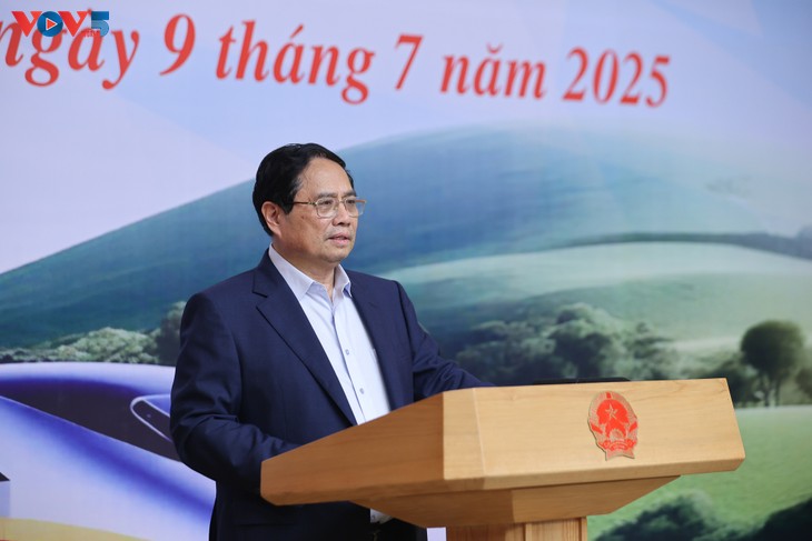 PM Pham Minh Chinh Memimpin Konferensi tentang Proyek Pembangunan Jalur Kereta Api - ảnh 2