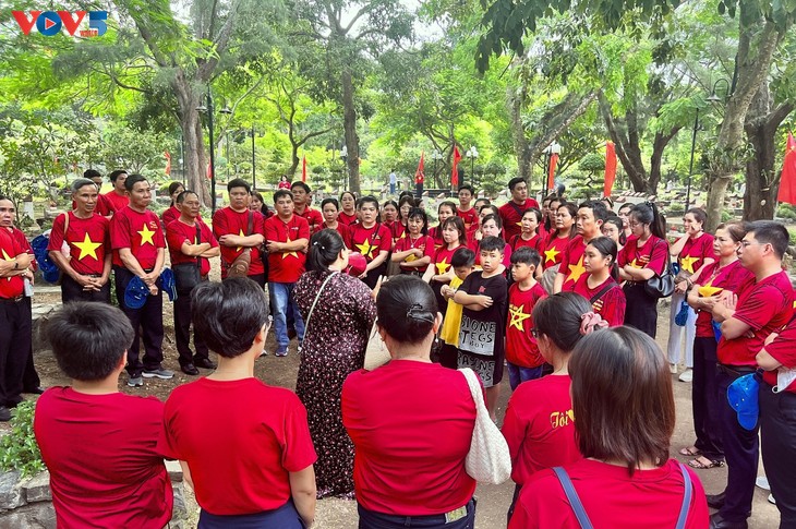 Hari-Hari di Bulan Juli di Taman Makam Martir Hang Duong (Con Dao) - ảnh 3