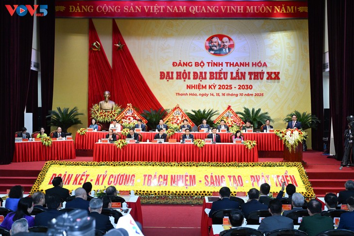 PM Pham Minh Chinh Meminta Pembangunan Thanh Hoa Menjadi “Provinsi Percontohan”, Sebagai Kutub Pertumbuhan Baru bagi Tanah Air - ảnh 1