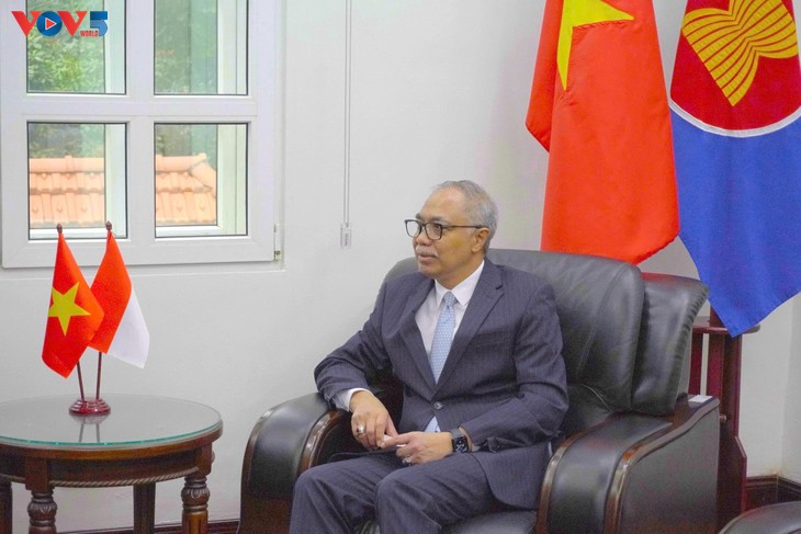 Duta Besar Baru Indonesia, Adam Tugio, Berkomitmen Mendorong Hubungan Vietnam - Indonesia - ảnh 3