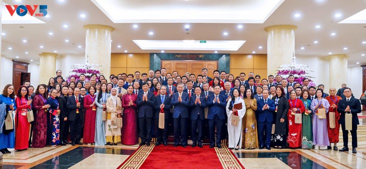Sekjen KS PKV To Lam: Komunitas Warga Vietnam di Luar Negeri Merupakan Bagian yang Tak Terpisahkan dari Bangsa Vietnam - ảnh 2
