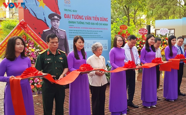 Khai mạc Trưng bày “Đại tướng Văn Tiến Dũng - Danh tướng thời đại Hồ Chí Minh” - ảnh 1