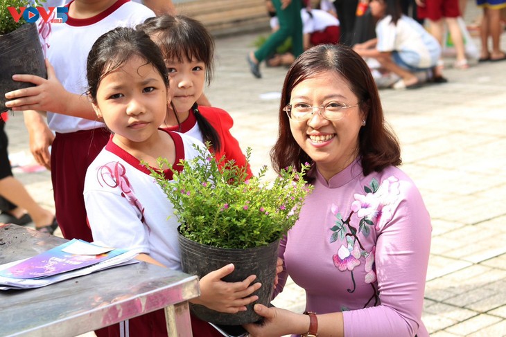 Thành phố Hồ Chí Minh hỗ trợ học tiếng Anh miễn phí cho người dân - ảnh 2