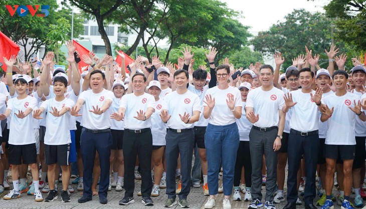 Mít-tinh hưởng ứng Ngày thế giới không thuốc lá và Tuần lễ Quốc gia không thuốc lá năm 2025 - ảnh 1